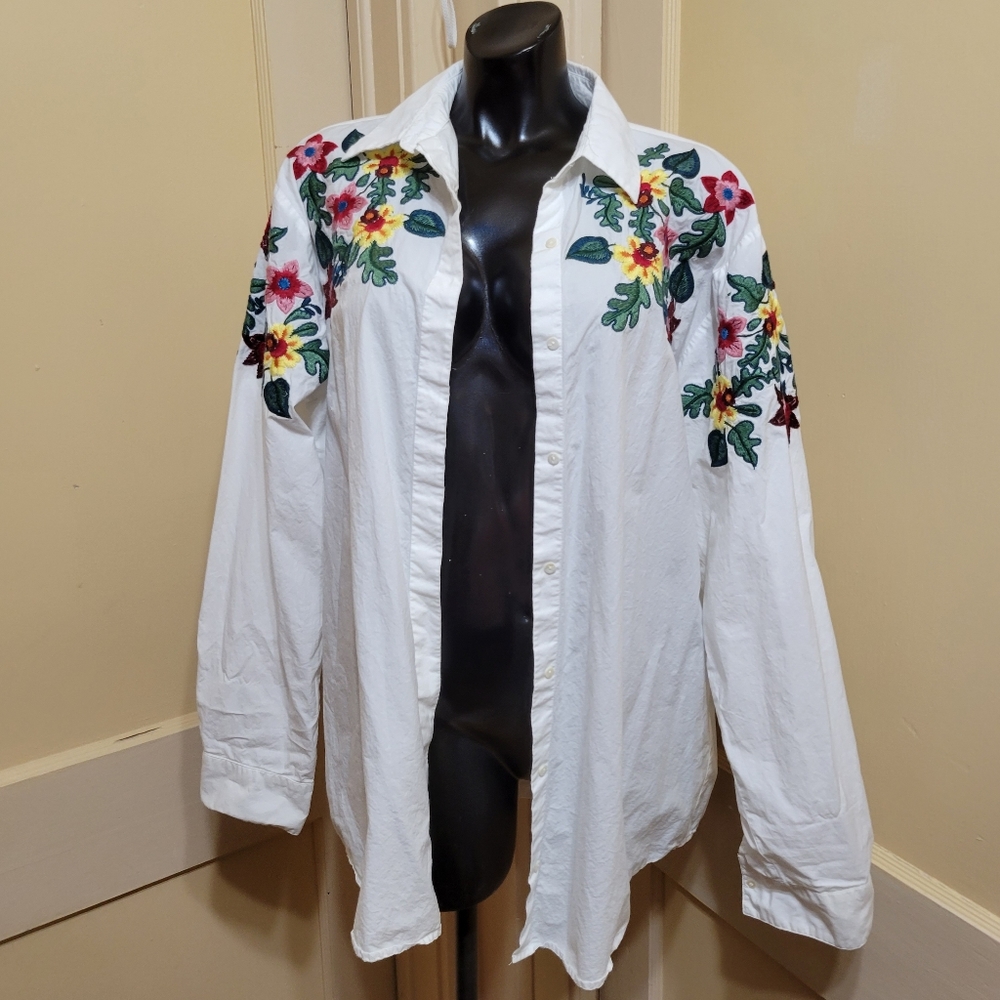 Zara Woman White Floral embroided Button Down Cotton Size L Shirt